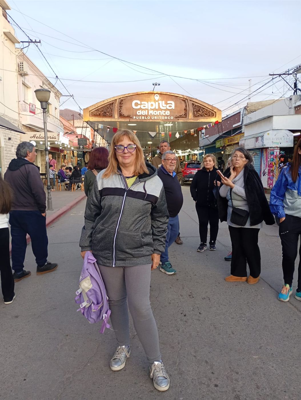 Grupo de pasajeros de Opción Viajes en una excursión